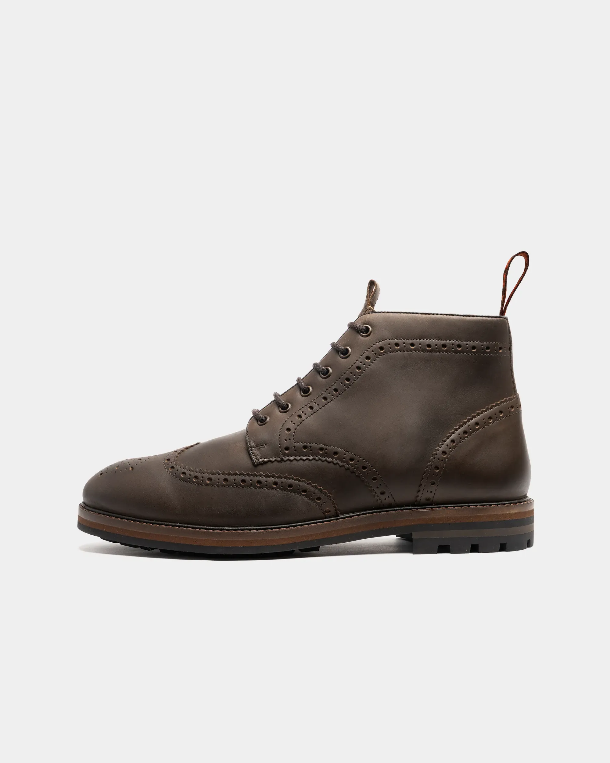 BAYLEY // BROWN DISTRESSED