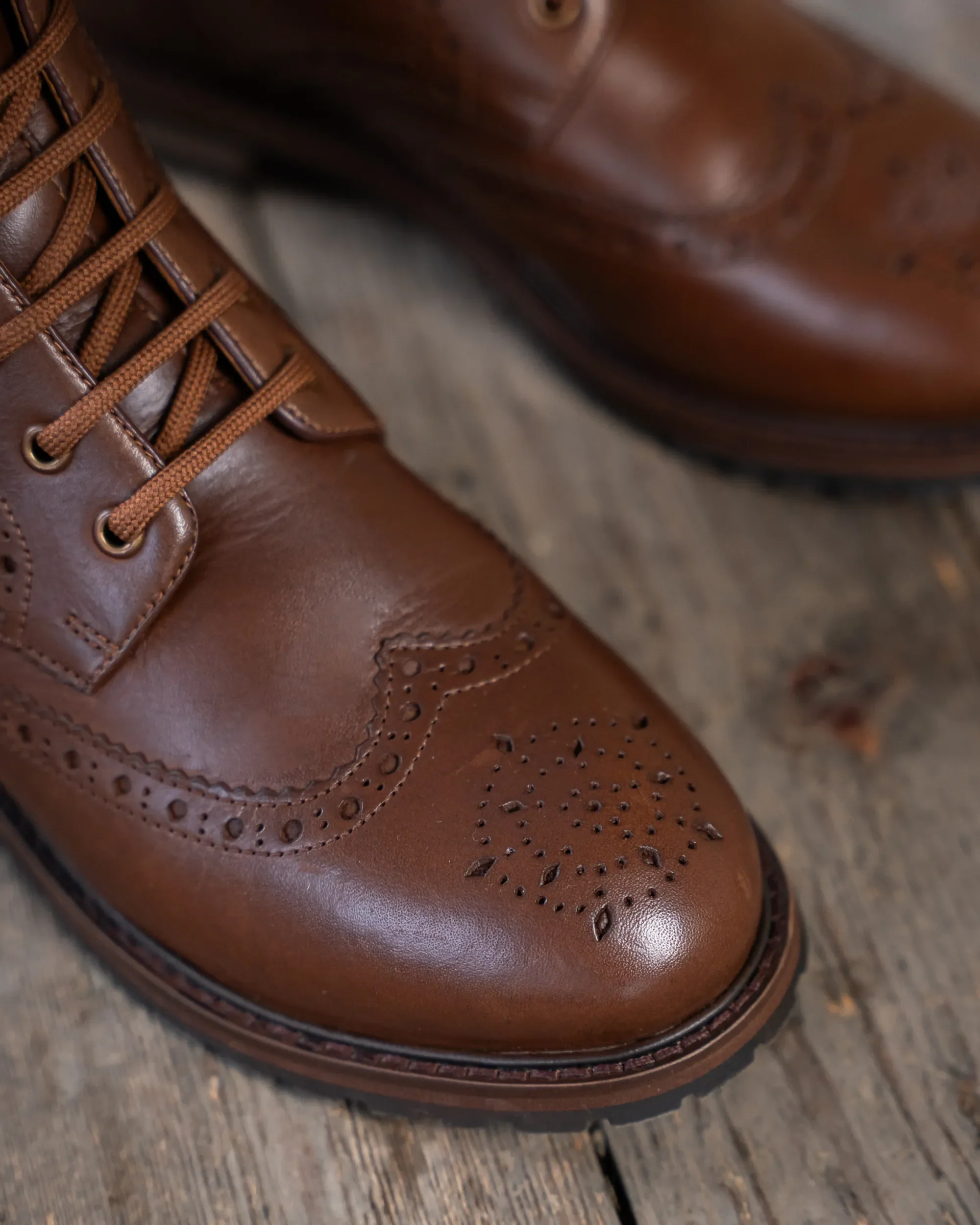 CHIPPING / CONKER DISTRESSED - Image 5