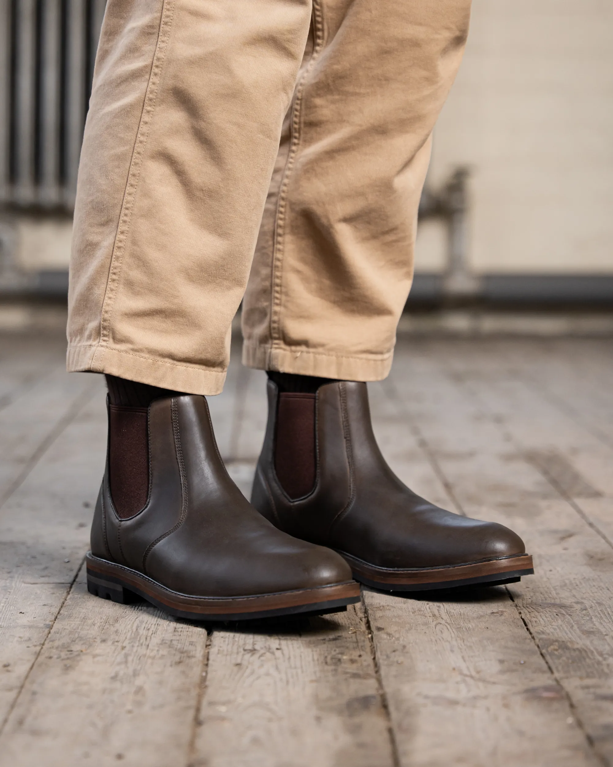 HOGHTON // BROWN DISTRESSED - Image 3