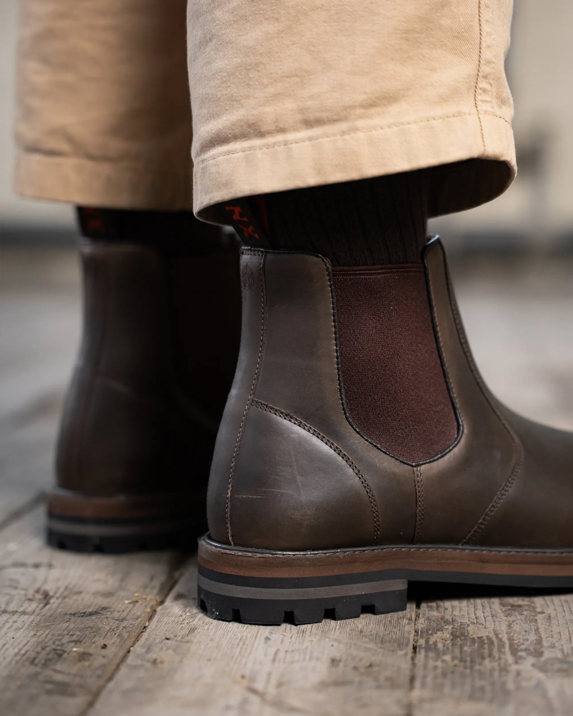 HOGHTON // BROWN DISTRESSED - Image 5